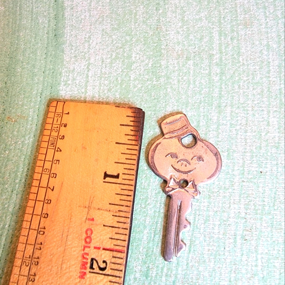 Vintage Luggage Key & heart lock